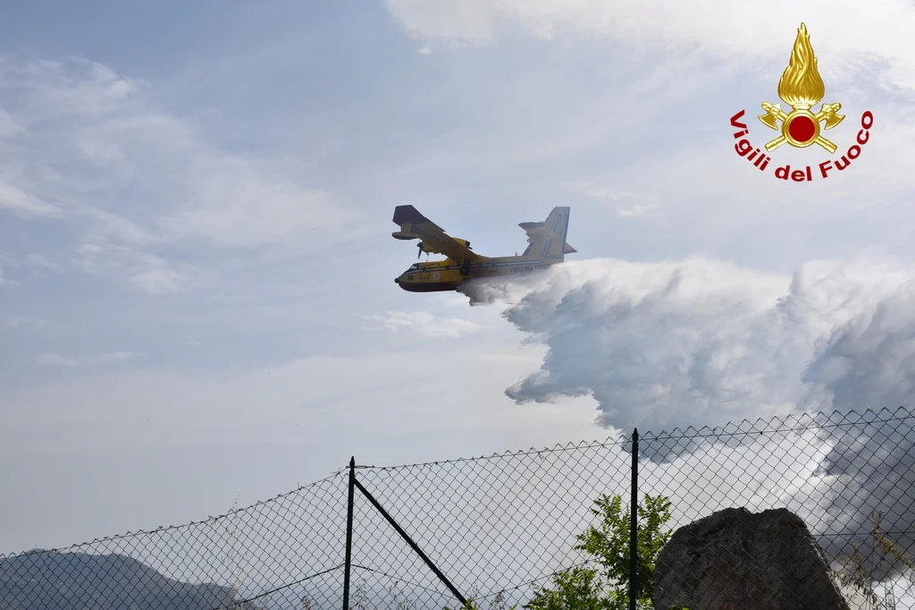 Devastato Monte Caputo, l’incendio è stato spento (VIDEO)